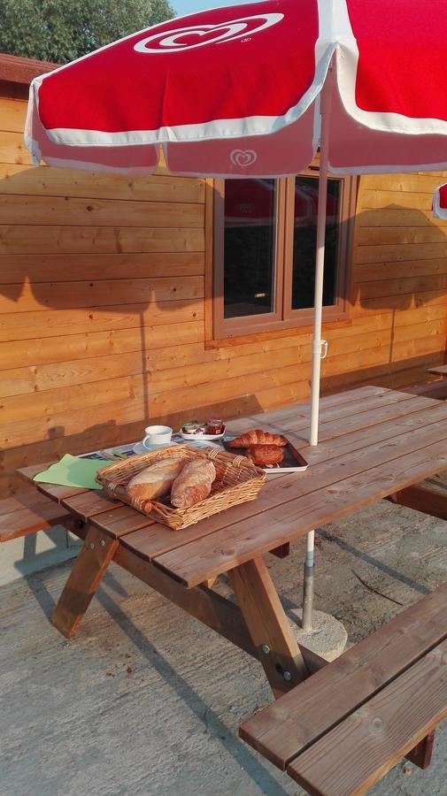 Camping Loisirs Des Groux Mousseaux-sur-Seine Ngoại thất bức ảnh