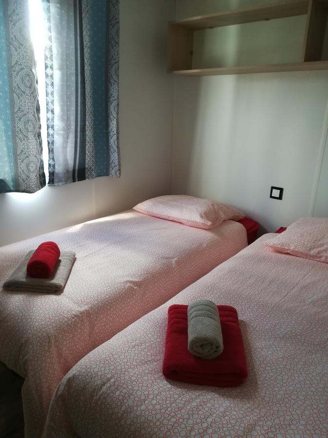 Camping Loisirs Des Groux Mousseaux-sur-Seine Ngoại thất bức ảnh
